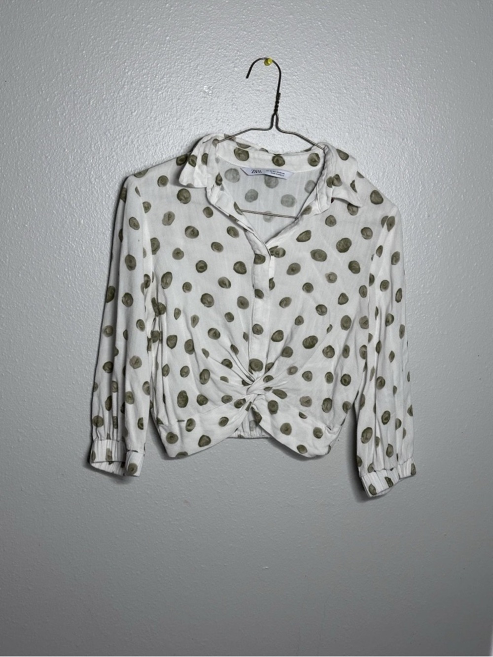 Zara Women 3/4 Sleeve White Dotted Blouse Twisted Cropped Top size XS